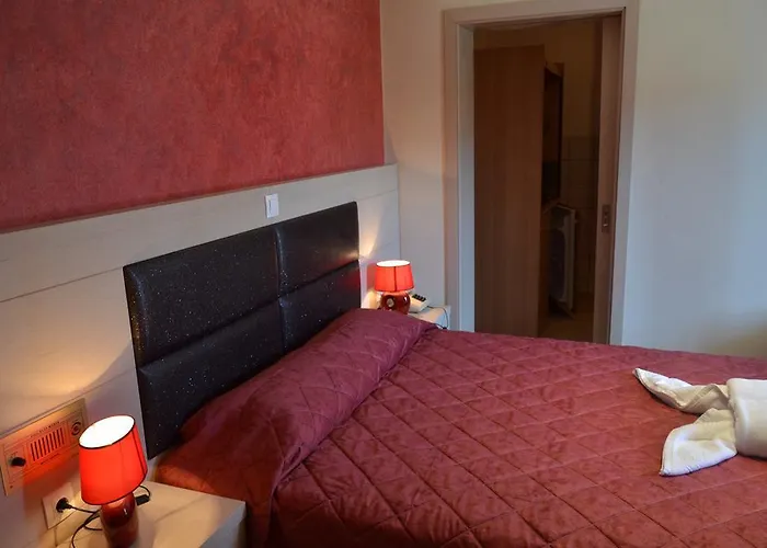 埃利玛丽亚旅馆 酒店 2*